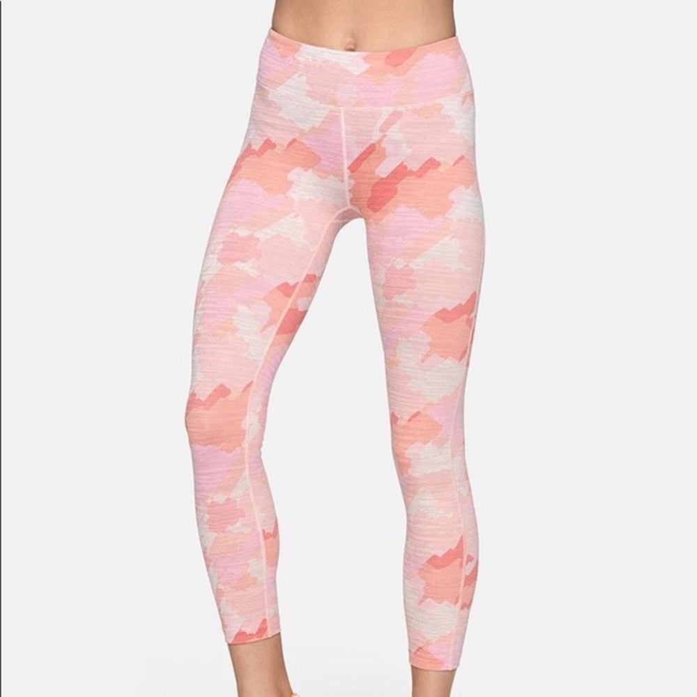 Outdoor voices pink camo leggings size M